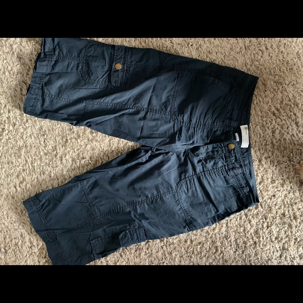 Women’s Gap cargo shorts